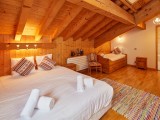 Cognee-chambre-lit-double-ensuite-location-appartement-chalet-Les-Gets