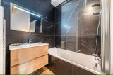 colibri-26bathroom3-sdb3-location-chalet-appartement-les-gets-14327501