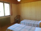 Corzolet-4-Bleuet-chambre-lits-simples-location-appartement-chalet-Les-Gets