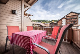Cristal-2-terrasse-location-appartement-chalet-Les-Gets