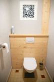 Croisette-1-toilette-location-appartement-chalet-Les-Gets