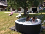 Eau-Vive-4-jardin-jacuzzi-location-appartement-chalet-Les-Gets