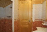 Etoile-des-Neiges-salle-de-bain-location-appartement-chalet-Les-Gets