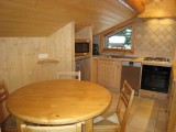 Isba-1-cuisine-location-appartement-chalet-Les-Gets