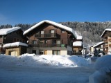 Isba-1-exterieur-hiver-location-appartement-chalet-Les-Gets