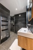 Kinabalu-18-salle-de-bain2-location-appartement-chalet-Les-Gets