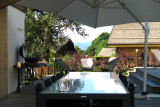 La-Rocade-1-exterieur-jardin-terrasse-ete-location-appartement-chalet-Les-Gets