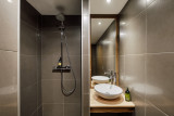 La-Rocade-1-salle-de-bain-douche-location-appartement-chalet-Les-Gets