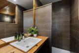 La-Rocade-1-salle-de-bain-douche-location-appartement-chalet-Les-Gets