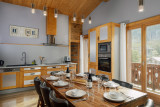 La-Rocade-2-cuisine-salle-a-manger-location-appartement-chalet-Les-Gets