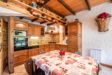 Lou-Baitandys-sejour-salle-a-manger-location-appartement-chalet-Les-Gets