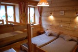 Metrallins-Perce-Neige-chambre1-location-appartement-chalet-Les-Gets