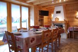 Metrallins-Perce-Neige-salle-a-manger-location-appartement-chalet-Les-Gets