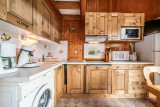 Moudon-Chalet17-intérieur-cuisine-équipée-location-appartement-chalet-Les-Gets