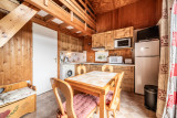 Moudon-Chalet17-intérieur-salon-cuisine-location-appartement-chalet-Les-Gets