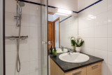 negritelles1-salle-de-bain-appartement-chalet-les-gets