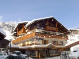 Nevada-2-exterieur-hiver-location-appartement-chalet-Les-Gets