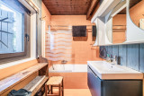 Pied-de-Adroit-5-wc-salle-de-bain-location-appartement-chalet-Les-Gets