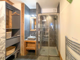 Premiere-loge-1-salle-de-bain-douche-location-appartement-chalet-Les-Gets