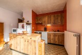 Pressenage-Geai-cuisine-location-appartement-chalet-Les-Gets