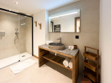 Sapin-2-salle-de-bain-douche-location-appartement-chalet-Les-Gets
