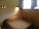 Sapiniere-9-chambre-lit-double-location-appartement-chalet-Les-Gets