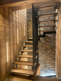 Shardana-chalet-escalier-location-appartement-chalet-Les-Gets