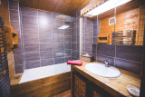 Ski-Love-Telemark-salle-de-bain-location-appartement-chalet-Les-Gets
