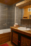 Ski-Love-Telemark-salle-de-bain-location-appartement-chalet-Les-Gets