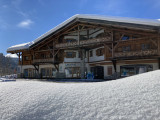 Suite-de-l-Alpe-Aiguille-du-Midi-exterieur-hiver-location-appartement-chalet-Les-Gets
