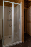 talini-shower-upstairs-14842050