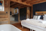 teka-roof-top-chambre-lit-double-baignoire-location-appartement-chalet-Les-Gets