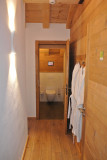 Teleporte-chambre-hors-piste-salle-de-bain-location-appartement-chalet-Les-Gets