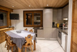 Toure-1-salle-a-manger-location-appartement-chalet-Les-Gets