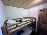 Virolet-chambre-piste-rouge-lits-superposés-location-appartement-chalet-Les-Gets