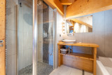 virolet-corniche-salle-de-bain-et-douche-ensuite-chambre1-5-19382329-location-appartement-chalet-Les-Gets