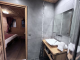 Virolet-hors-piste-salle-de-bain-douche-location-appartement-chalet-Les-Gets