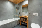 virolet-salle-de-bain-piste-rouge-5-appartement-chalet-les-gets-19529770