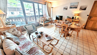 _lv_images__lot_0000000008_01_18784268