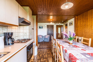 _lv_images__lot_0000000048_01_18118147