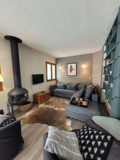 _lv_images__lot_0000000157_01_18916383