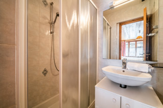 Amaryllis-10-salle-a-manger-appartement-chalet-Les-Gets Amaryllis-10-salle-a-manger-appartement-chalet-Les-Gets