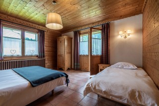 Arolle-Bouquetin-chambre-triple-location-appartement-chalet-Les-Gets Arolle-Bouquetin-chambre-triple-location-appartement-chalet-Les-Gets