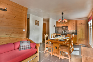 Carry-3-cuisine-salon-location-appartement-chalet-Les-Gets