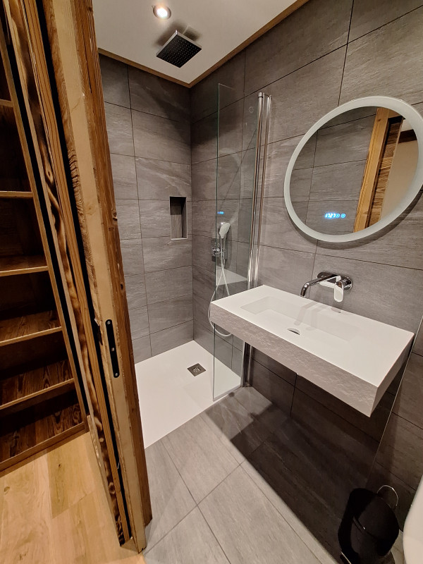 08-teka-ubac-douche-location-appartement-chalet-les-gets-15391873