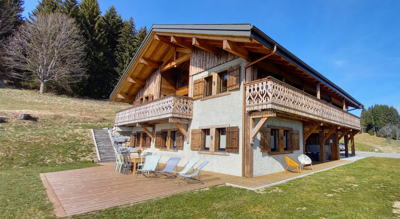 1200x900-le-char-exterieur-location-appartement-chalet-les-gets-12698937-15826050