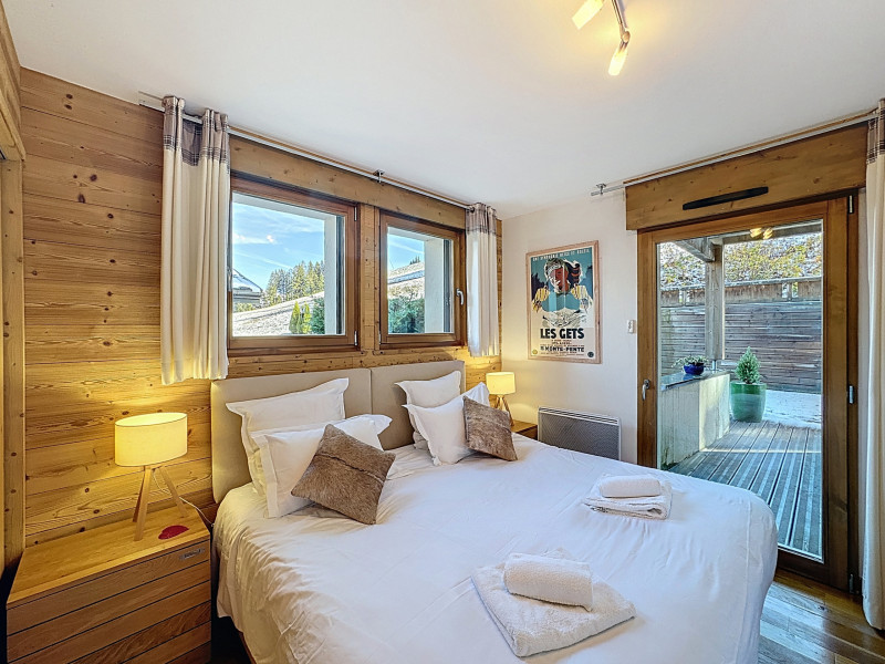 athena-barnes_00003 athena-barnes_00003