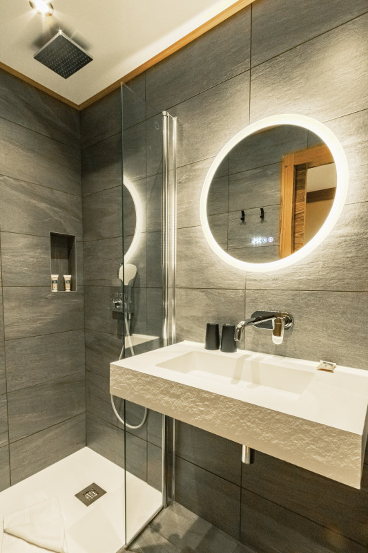 25-teka-ubac-salle-de-bain-douche-location-appartement-chalet-les-gets