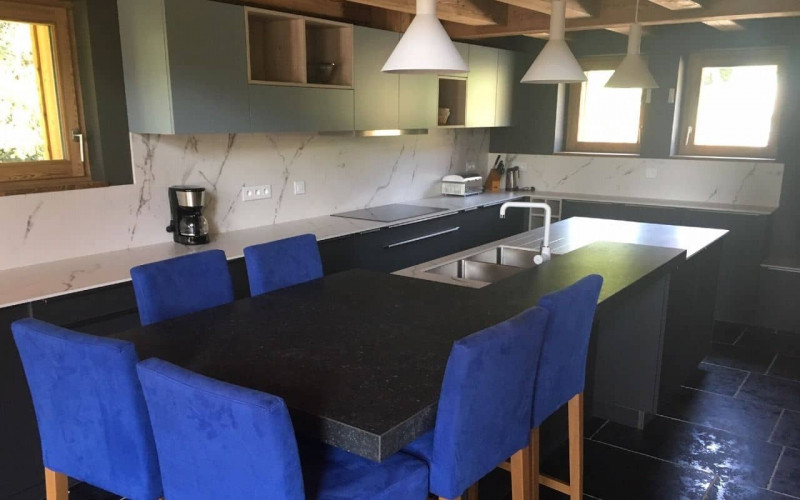 Room 310835-702983 Room 310835-702983