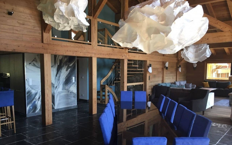 Room 310835-702986 Room 310835-702986